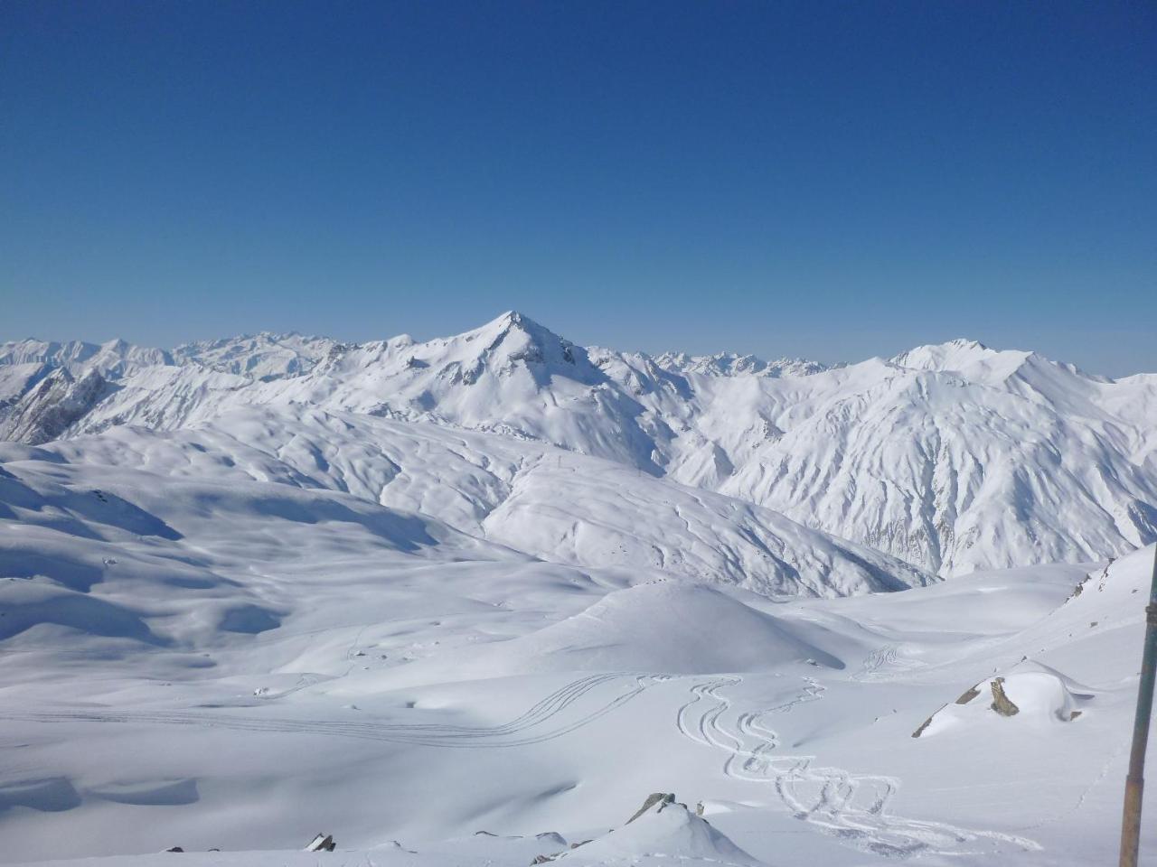 Hotel Le Chamois D'Or, Ussim Vacances Meribel Bagian luar foto