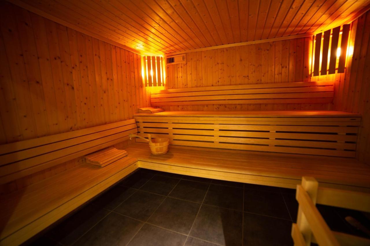 Hotel Le Chamois D'Or, Ussim Vacances Meribel Bagian luar foto