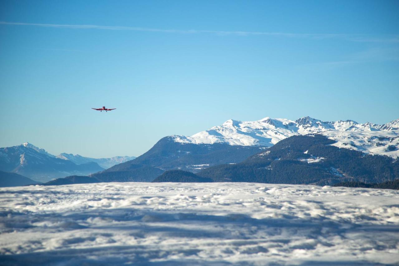 Hotel Le Chamois D'Or, Ussim Vacances Meribel Bagian luar foto